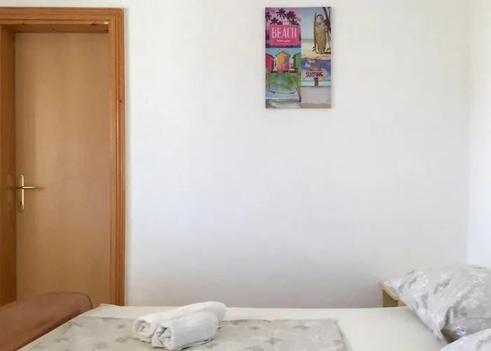 Beautiful In Апартаменты Пакоштане